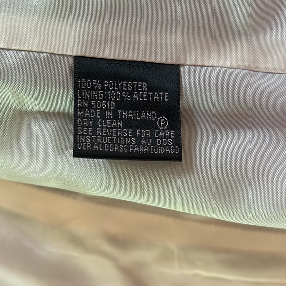 Kasper - women’s classic, timeless black suit. Jacket and matching skirt set. - Picture 9 of 11